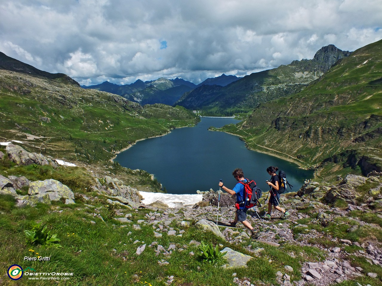 50 Scendendo ai Laghi Gemelli.JPG